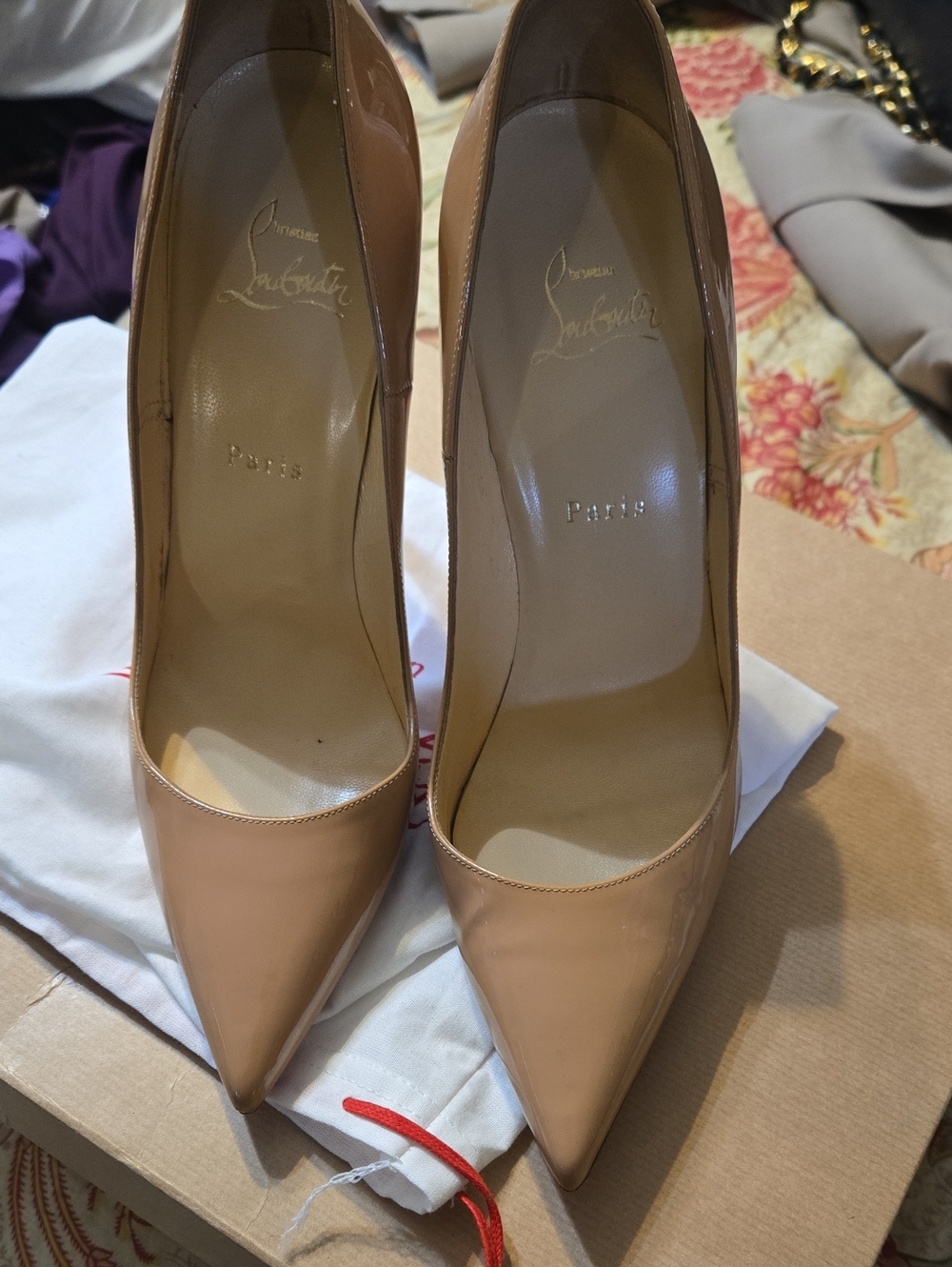 Christian Louboutin Nude Patent Leather Pointed Toe Pumps with Red Soles So Kate - Picture 4 of 4